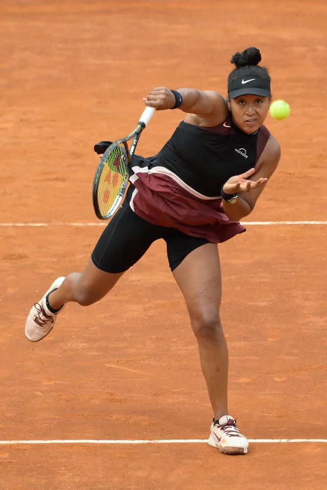 重返赛场首场状态出色，TES观众沸腾！，大坂直美重返赛场观众掌声雷动的简单介绍